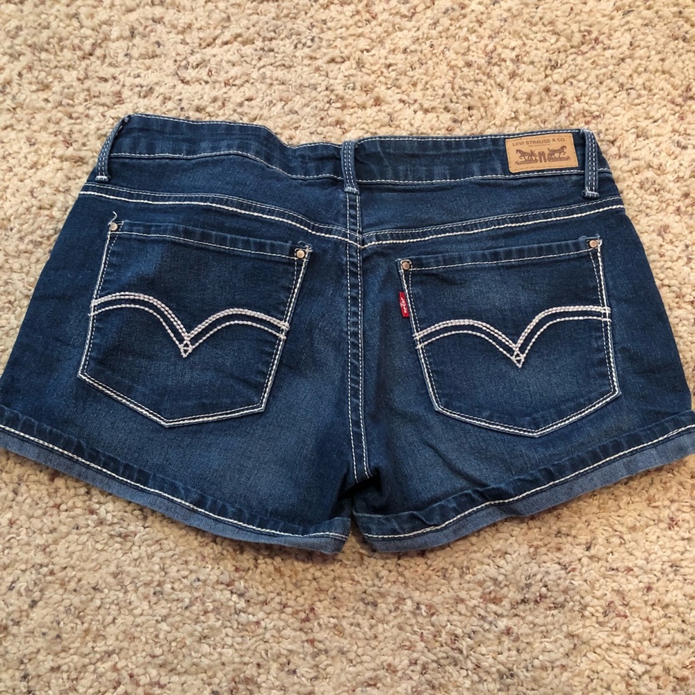 Great condition shorts size 5!